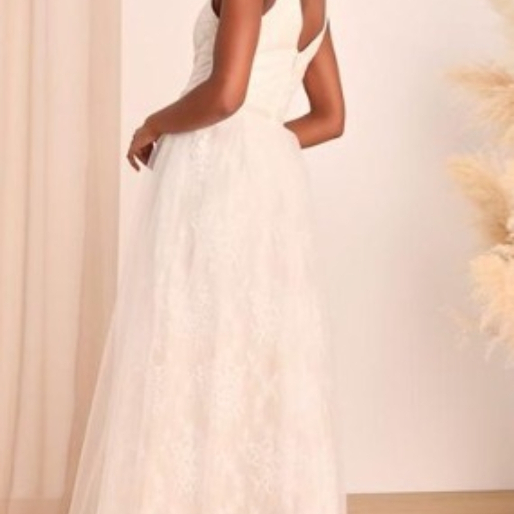 Lulu's Ivory Lace Wedding Gown - Picture 5 of 7